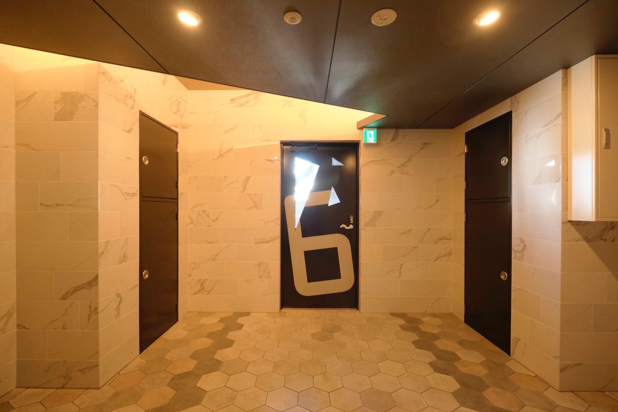 MODELLO三軒茶屋