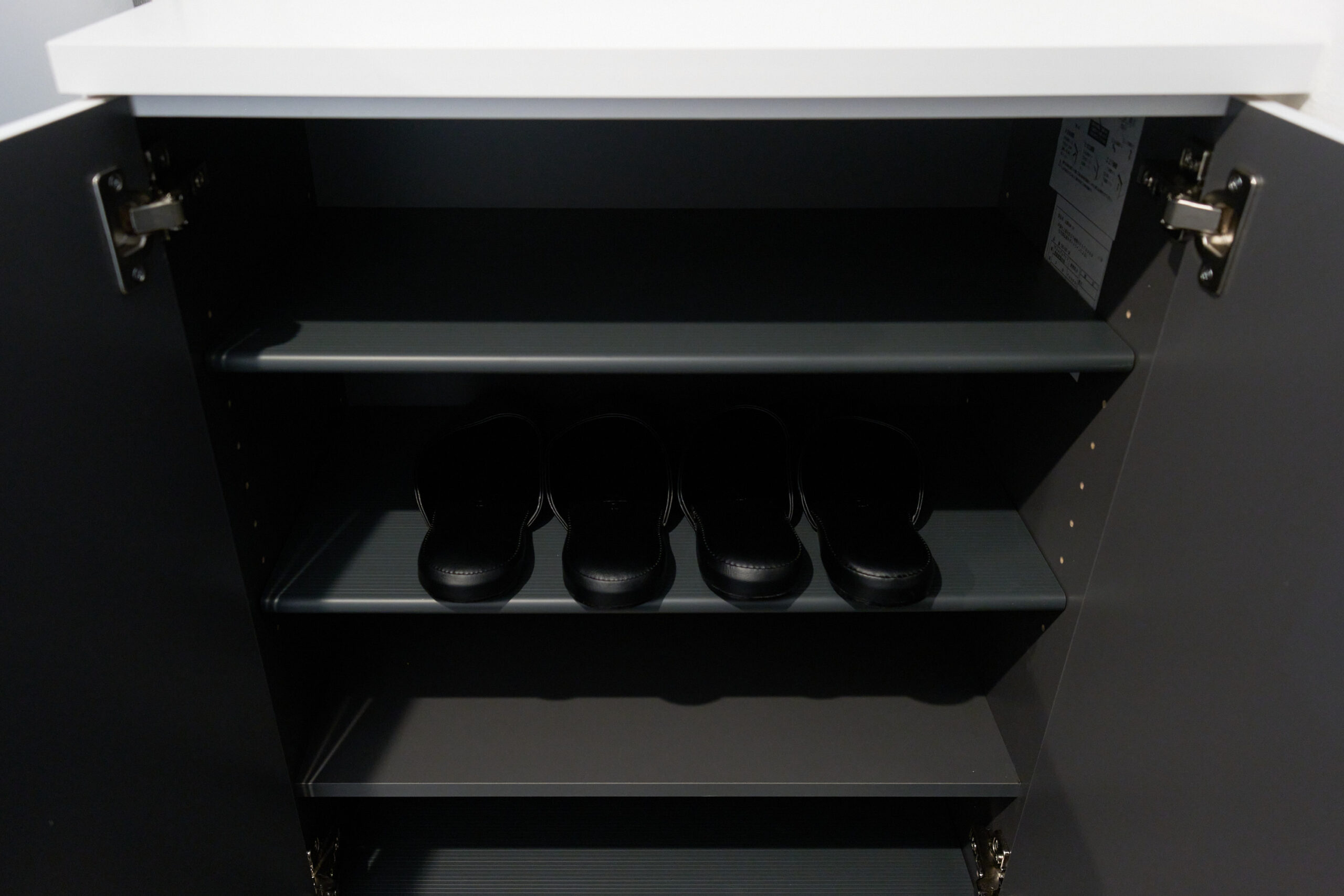 ベリエ三軒茶屋＿下駄箱②