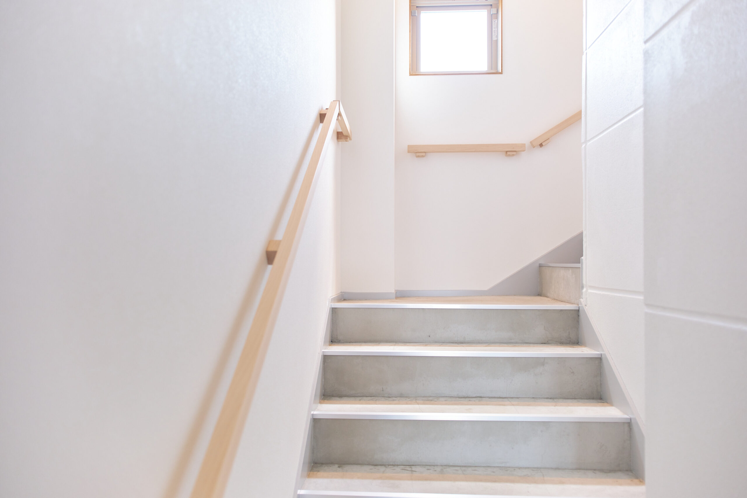 リバティープレイス中野_階段