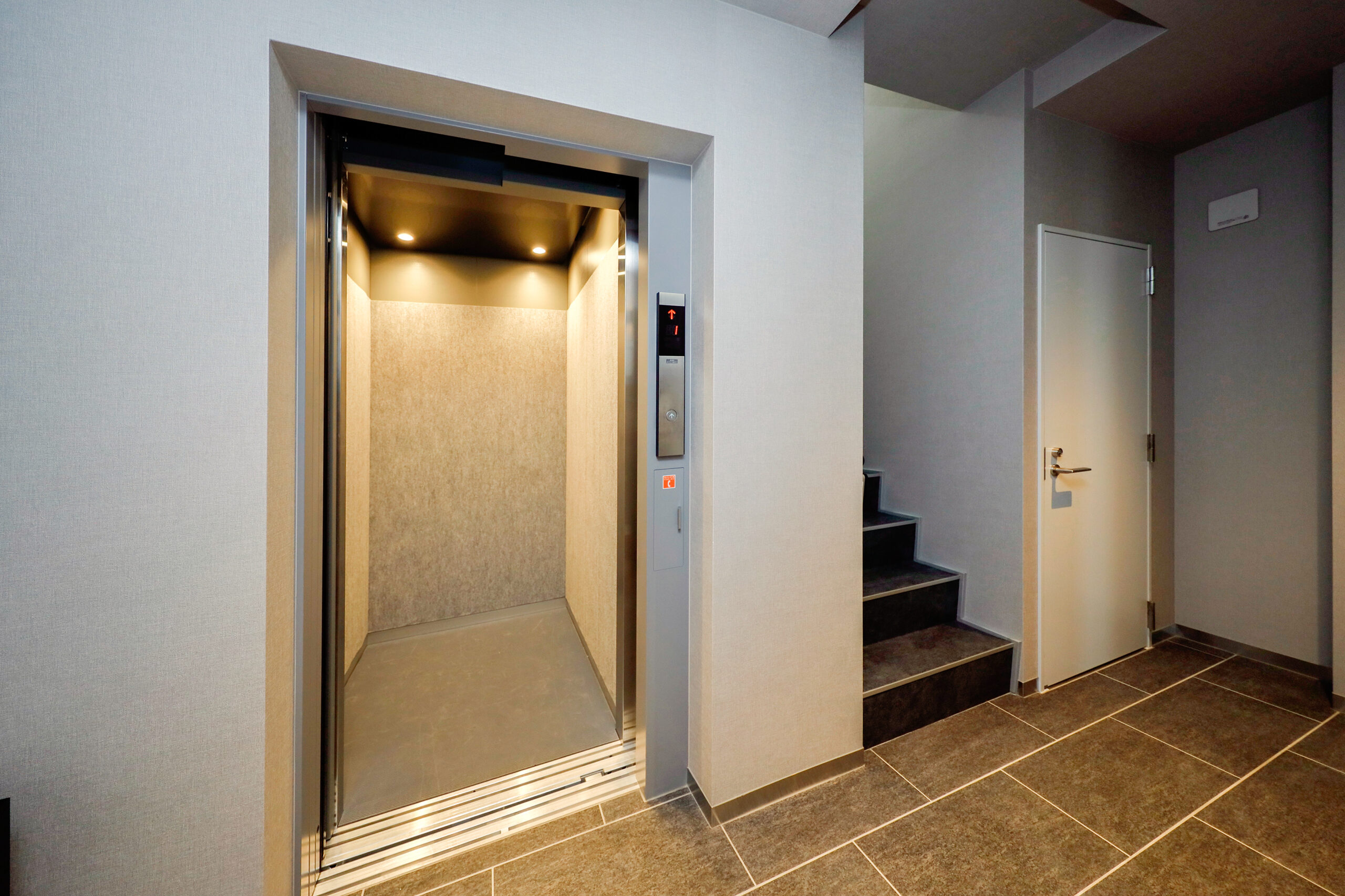 AI Grandir 吾妻橋_エレベーターホール