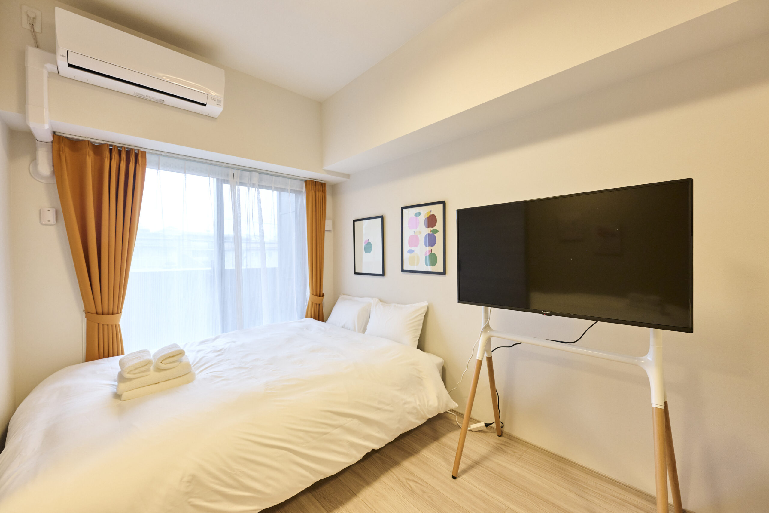 室見130_ベット、テレビ